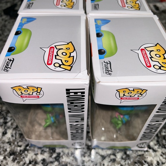 New Funko Pop Television SDCC Comic Con TMNT 1020 Leonardo With Surfboard NI… - Picture 6 of 10